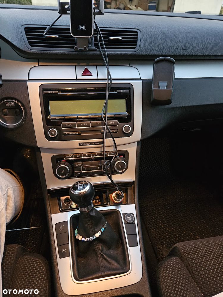 Volkswagen Passat 1.6 Comfortline - 11
