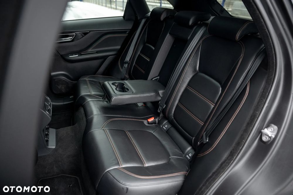 Jaguar F-Pace 25d AWD Prestige - 35