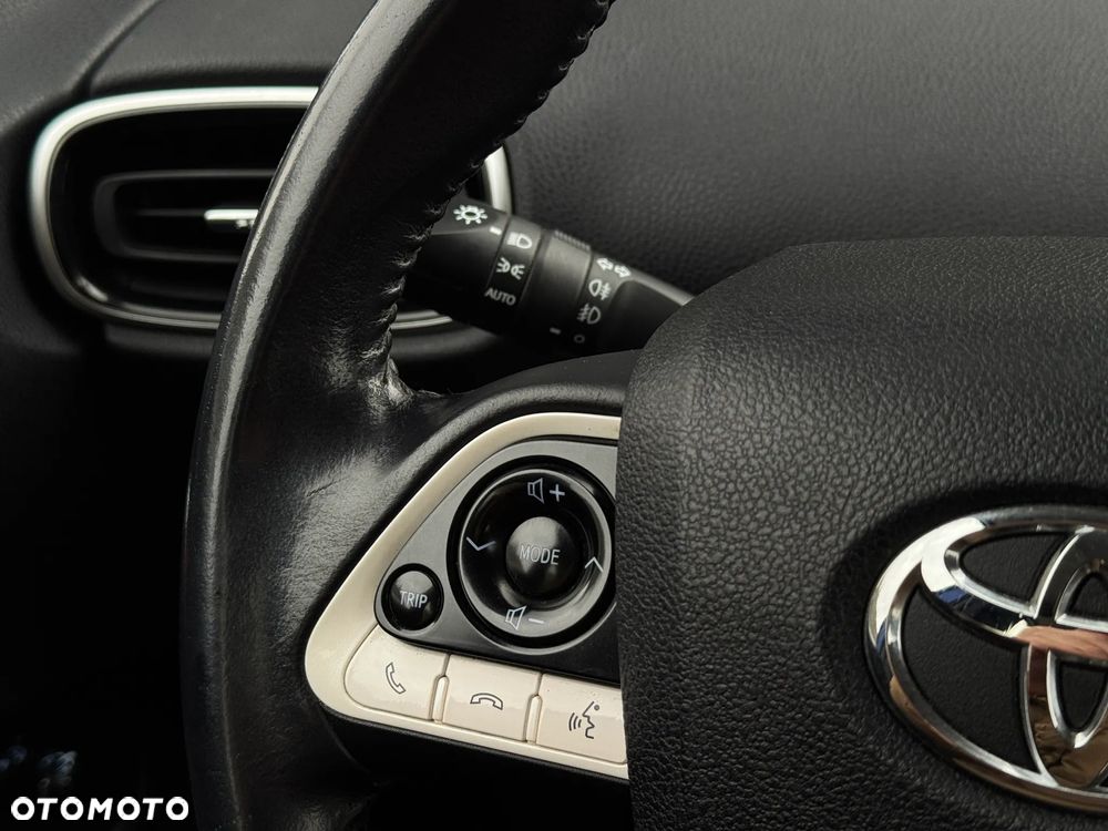 Toyota Prius 1.8 Hybrid Premium - 26