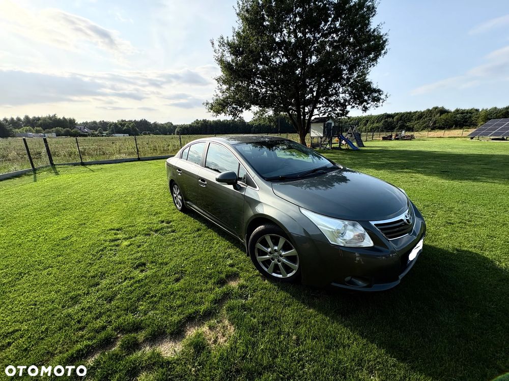 Toyota Avensis 1.8 Premium EU5 - 12