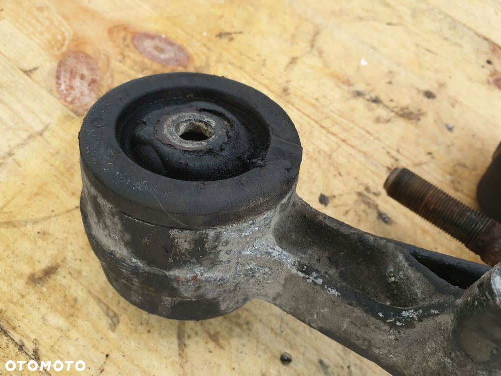 Mercedes W126 SEC PRZEDNI WAHACZ lewy przód - 4