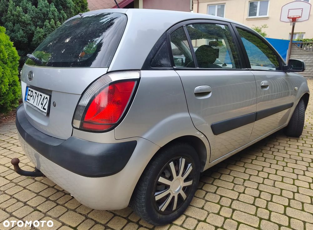 Kia Rio - 6