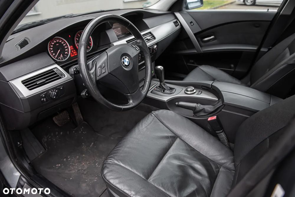 BMW Seria 5 525i - 15
