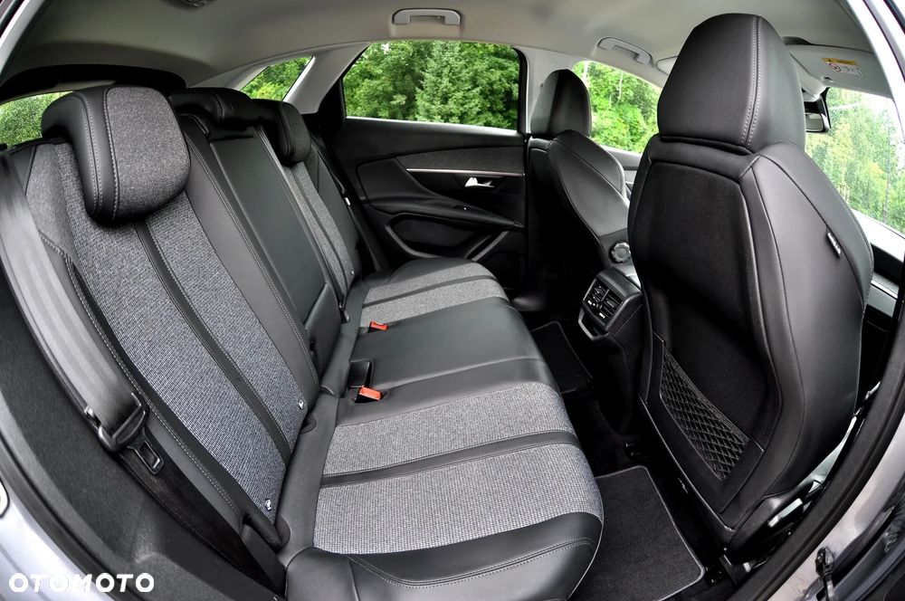 Peugeot 3008 1.2 PureTech Allure S&S - 22