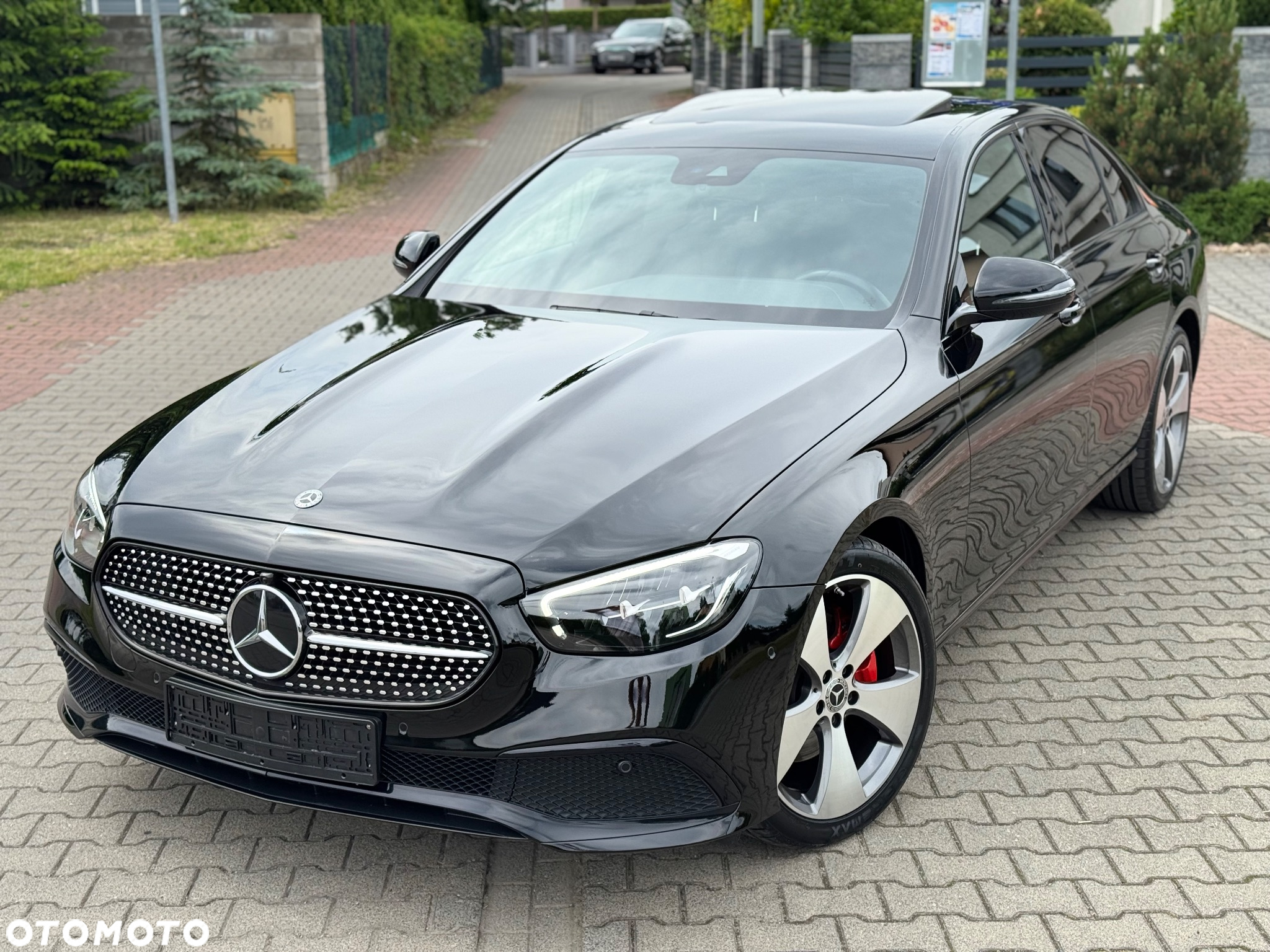 Mercedes-Benz Klasa E 220 d 4Matic T 9G-TRONIC Avantgarde - 14