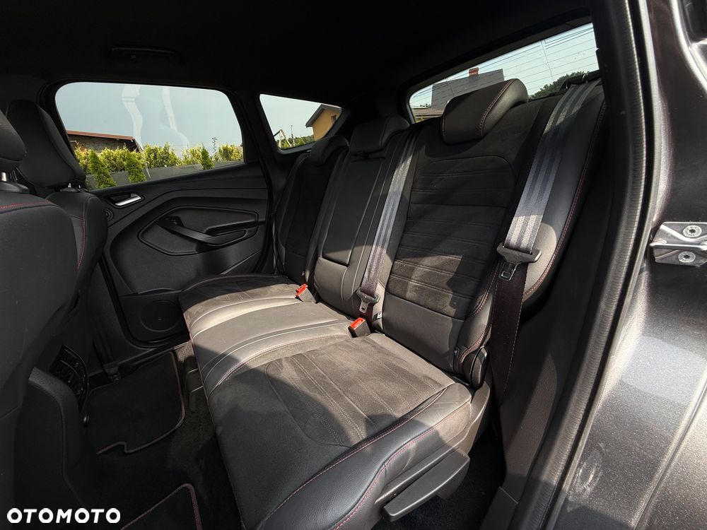 Ford Kuga 1.5 EcoBoost 2x4 ST-Line - 35