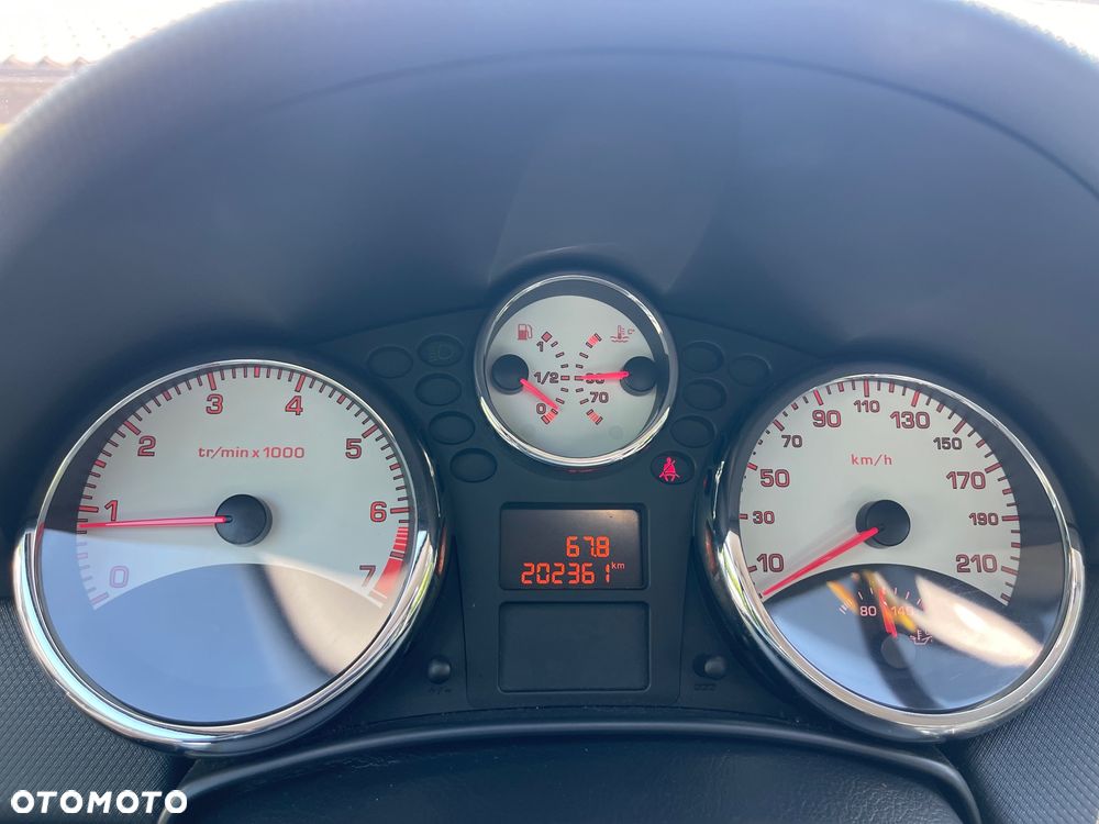 Peugeot 207 1.4 16V Trendy - 15