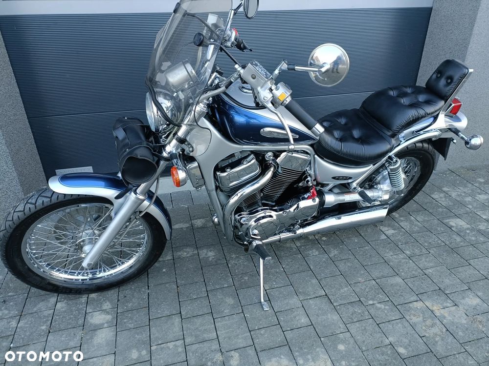 Suzuki Intruder - 7