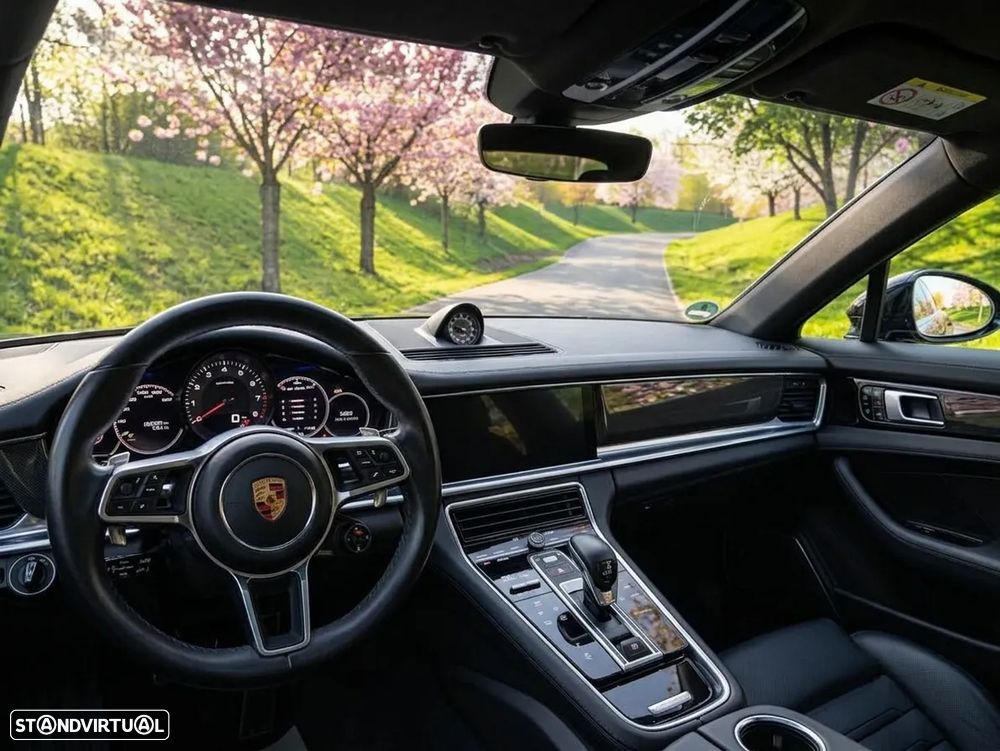 Porsche Panamera - 8