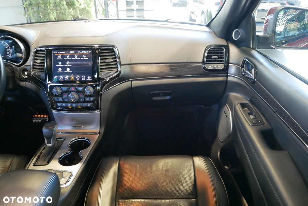 Jeep Grand Cherokee - 17
