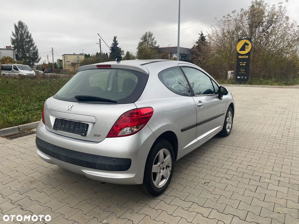 Peugeot 207 - 3