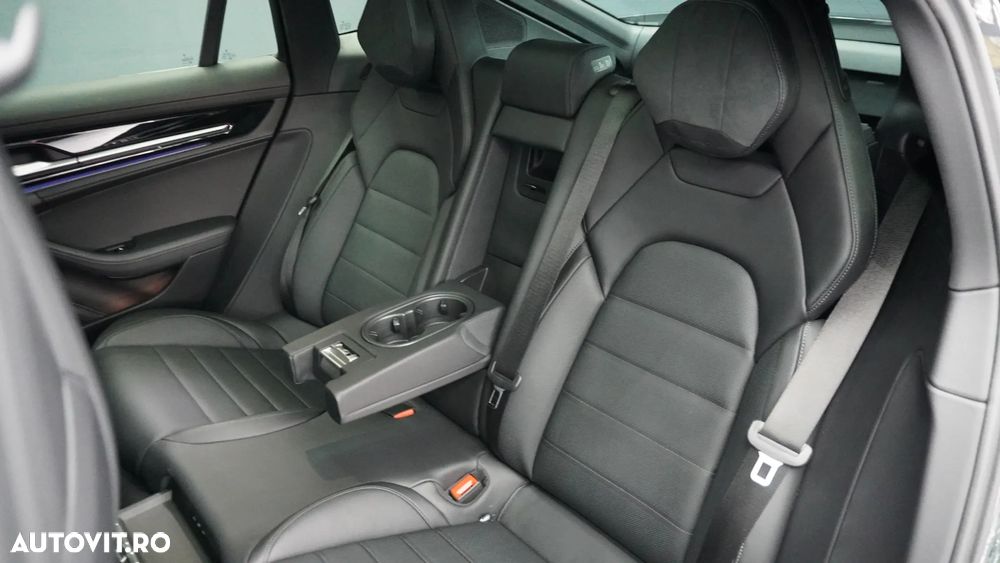 Porsche Panamera 4 - 23