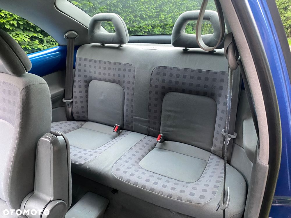 Volkswagen New Beetle - 8