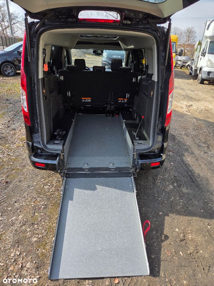 Ford Tourneo Connect Grand - 23