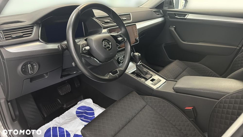 Skoda Superb 2.0 TDI SCR Ambition DSG - 10