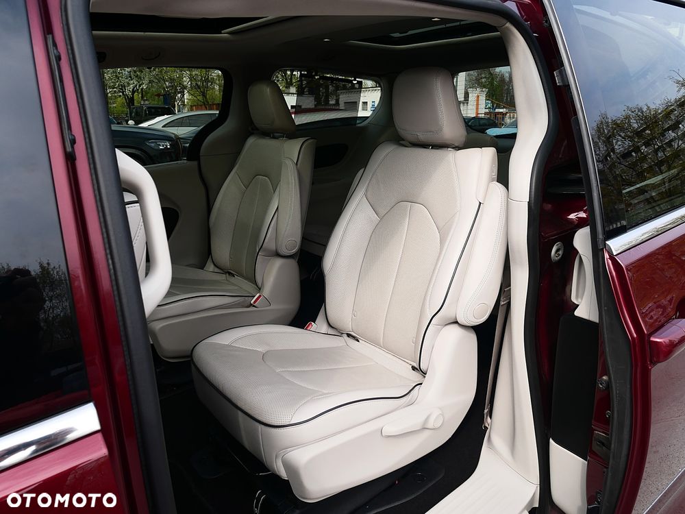 Chrysler Pacifica - 7