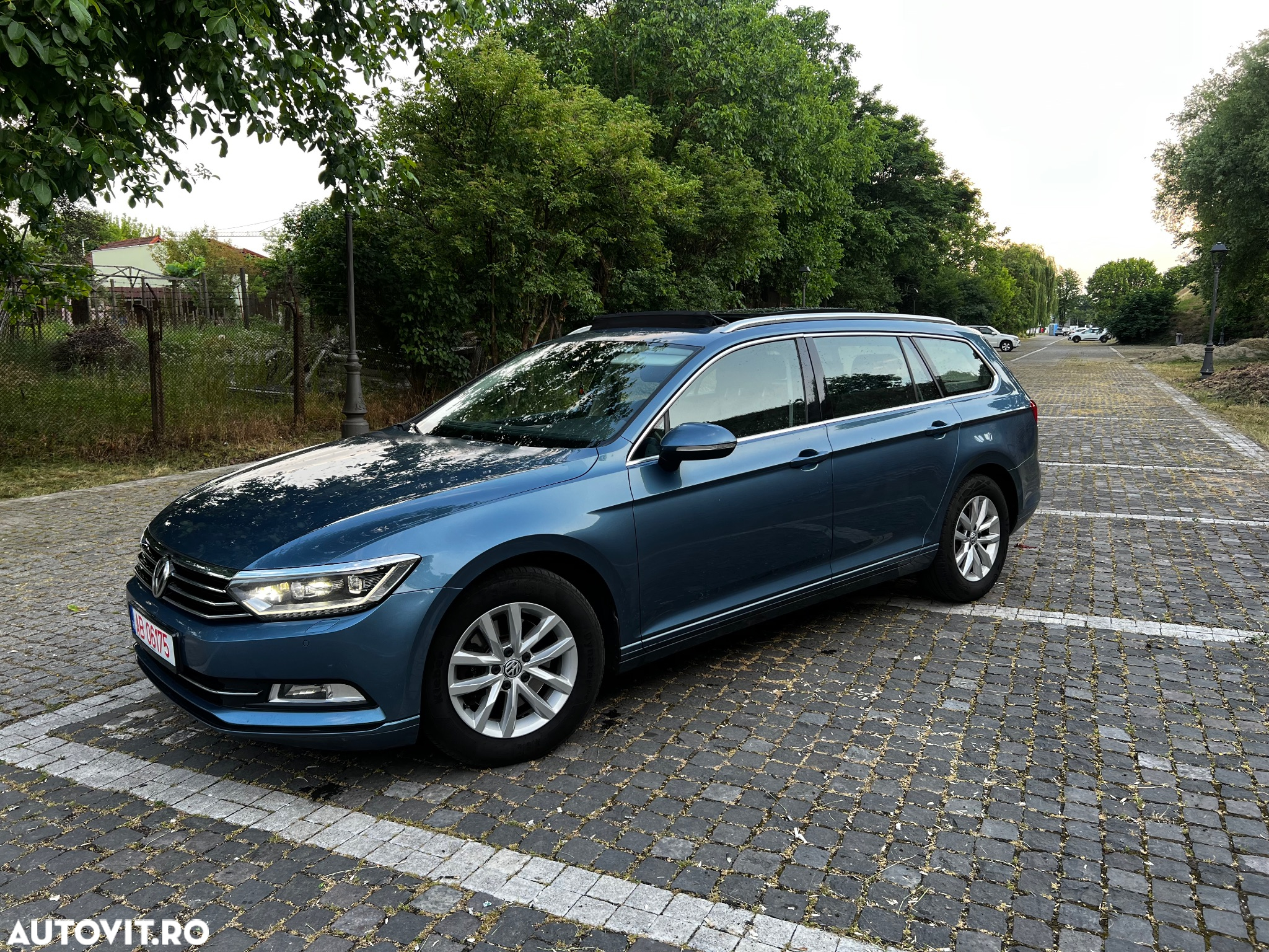 Volkswagen Passat Variant 2.0 TDI DSG Comfortline - 25
