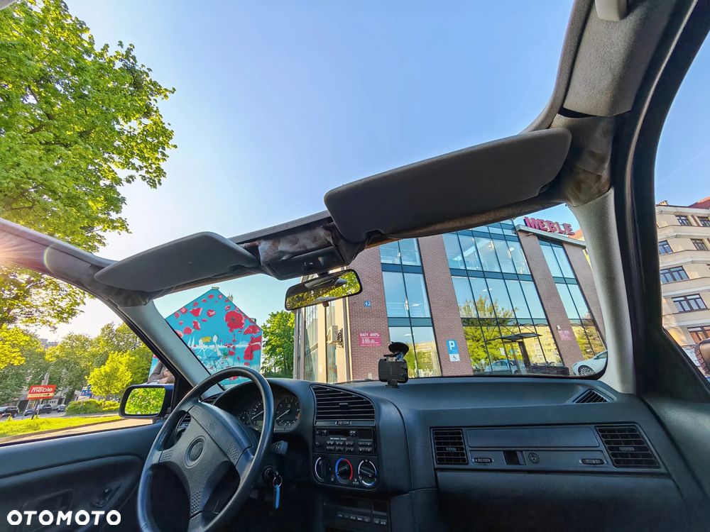 BMW Seria 3 320i - 24