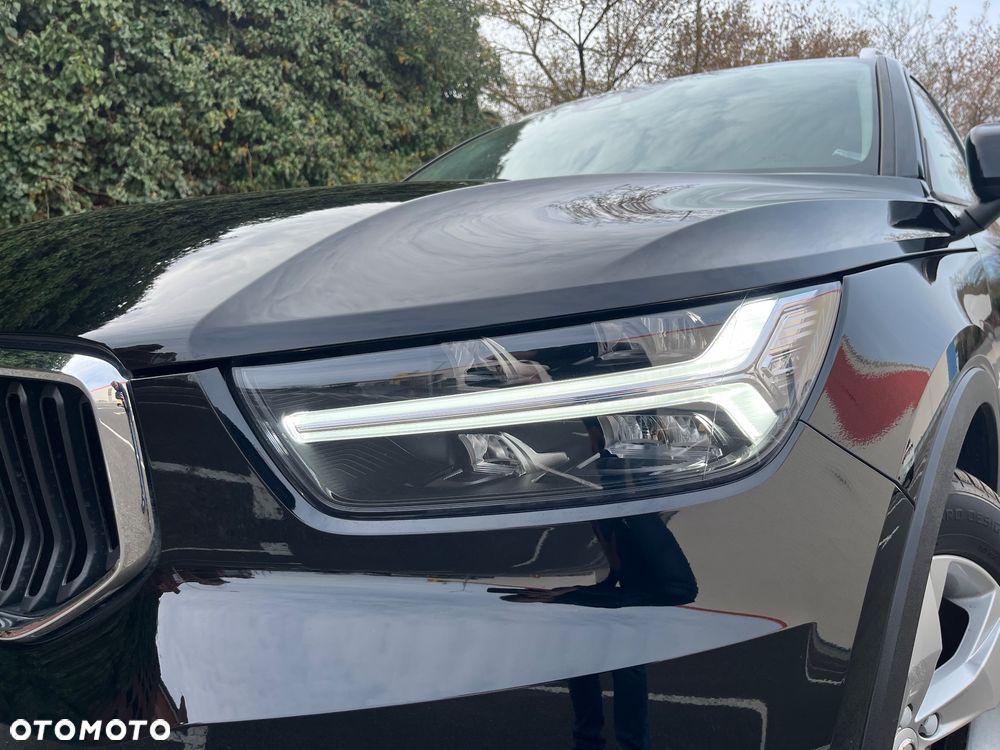 Volvo XC 40 D3 AWD Momentum Pro - 32
