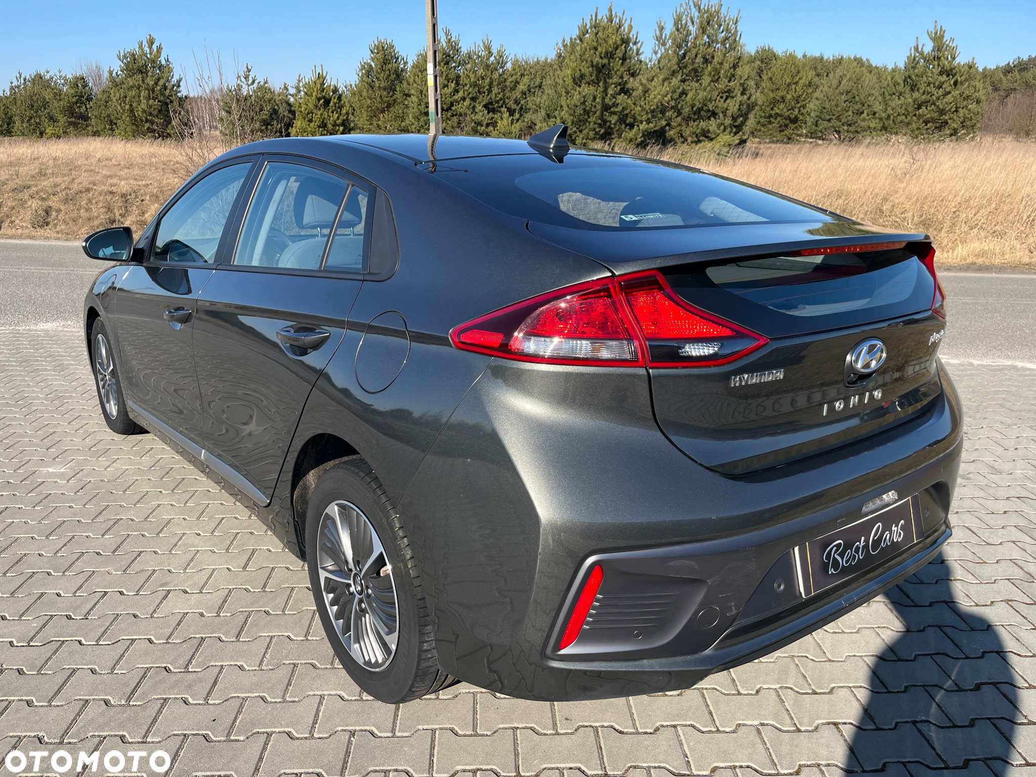 Hyundai IONIQ - 4