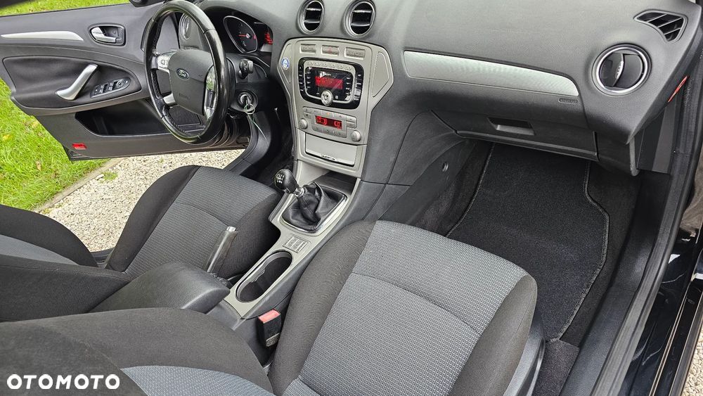 Ford Mondeo 2.0 TDCi Ambiente - 12