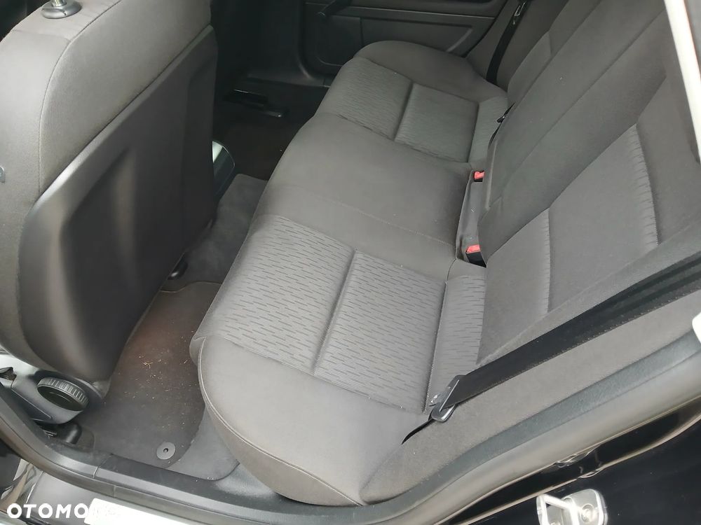 Audi A4 Avant - 16