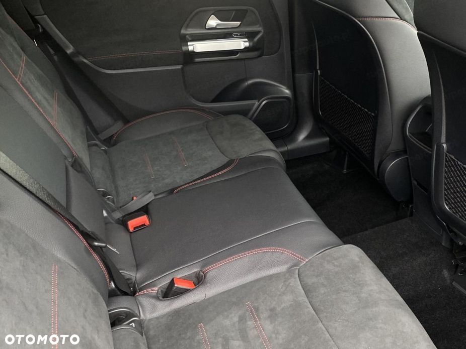 Mercedes-Benz GLB 250 4-Matic AMG Line 8G-DCT - 9