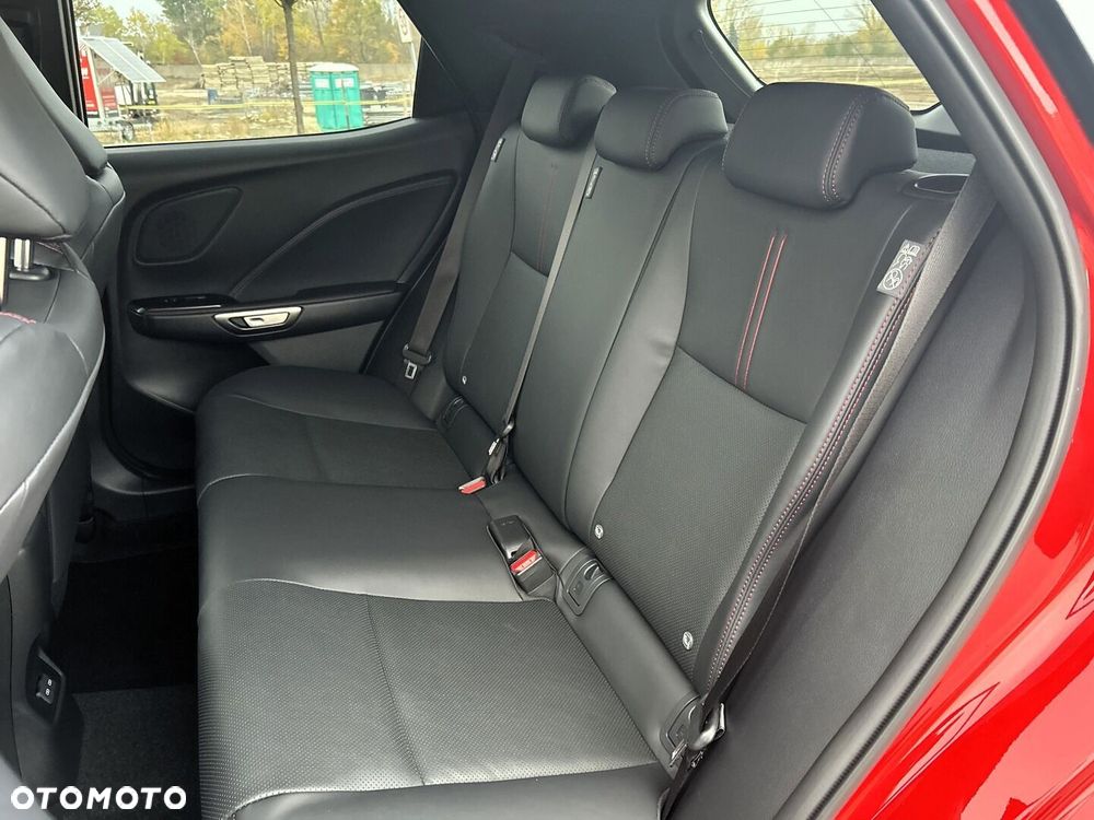 Lexus LBX 1.5 Hybrid Emotion - 13