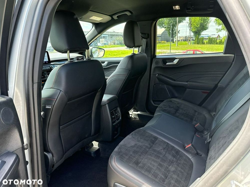 Ford Kuga 2.5 FHEV AWD ST-Line X eCVT - 17