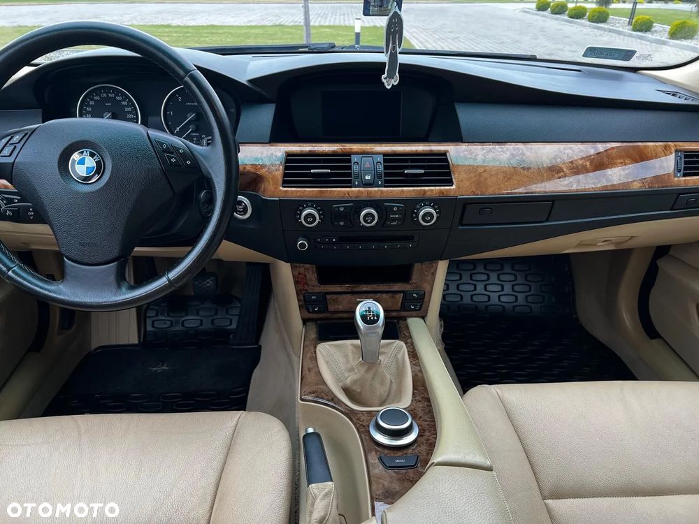BMW Seria 5 520d Edition Exclusive - 7