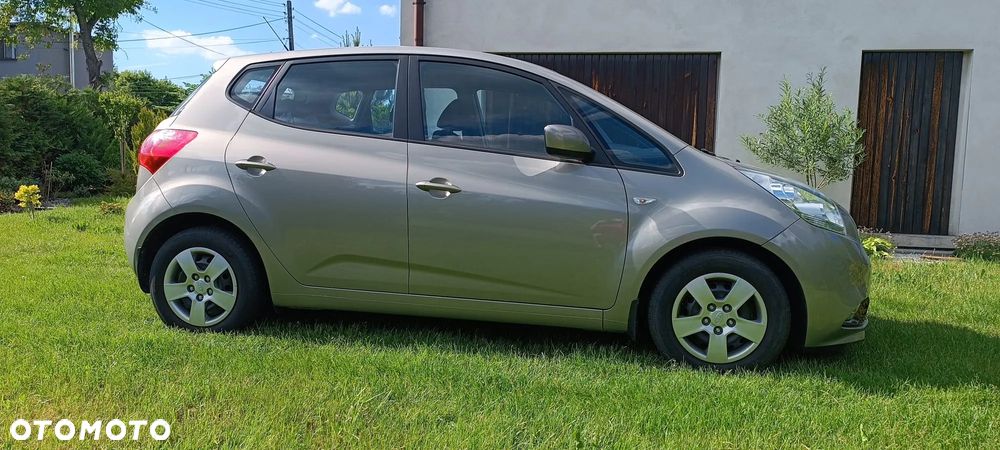 Kia Venga - 17