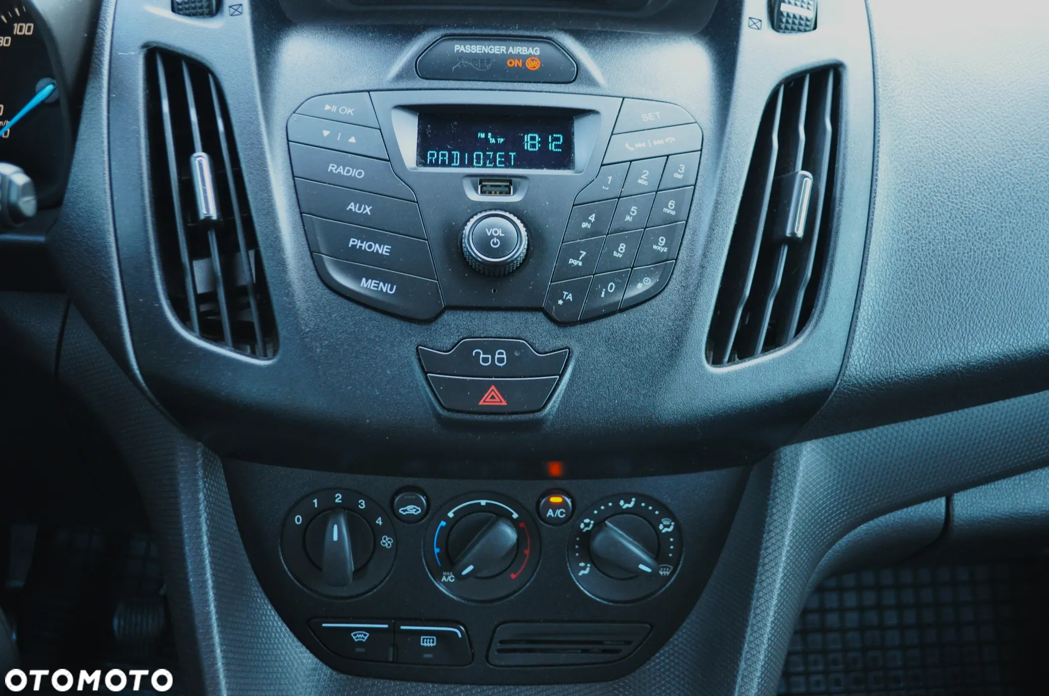 Ford Tourneo Connect 1.5TDCi Trend - 17