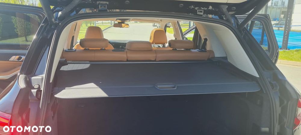BMW X5 xDrive40i - 28