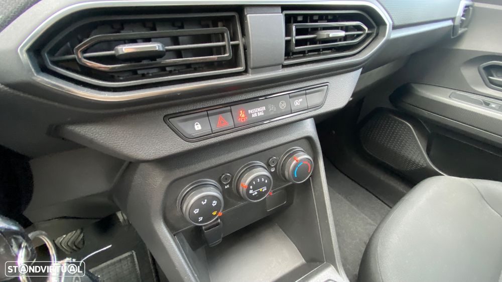 Dacia Sandero 1.0 SCe Essential - 46