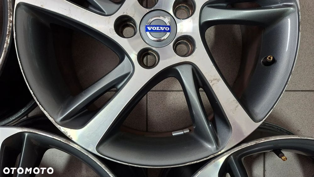 Felgi Aluminiowe 17 Volvo S40 V50 C30 5x108 ET 52.5 - 9