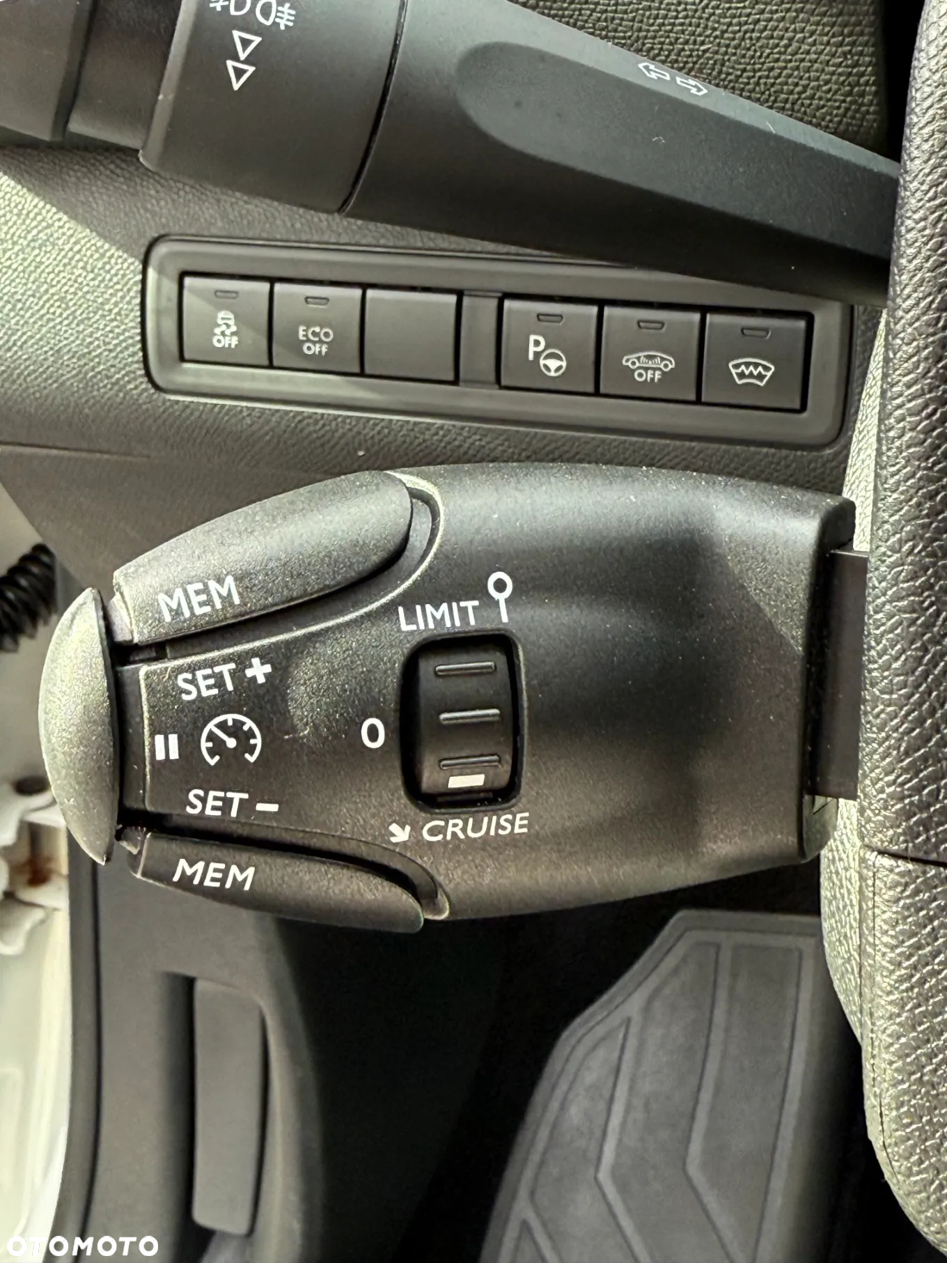 Peugeot 308 1.2 PureTech Allure S&S - 17