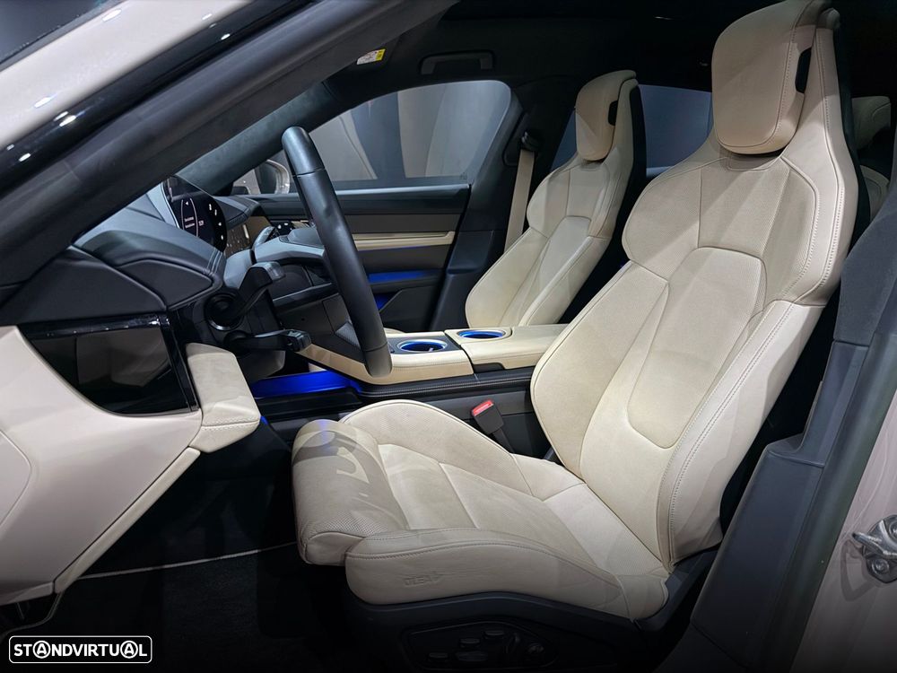 Porsche Taycan Cross Turismo Turbo - 18