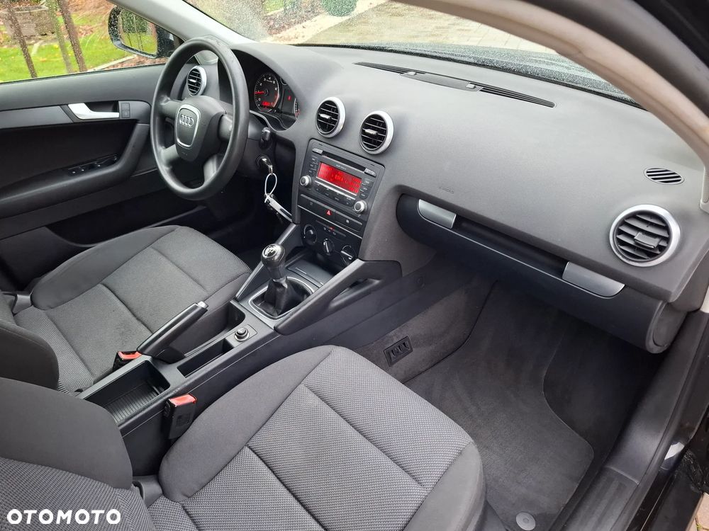 Audi A3 Sportback 1.6 Ambiente - 39