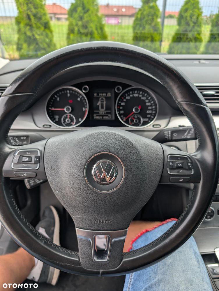 Volkswagen Passat 2.0 Blue TDI SCR Comfortline - 14