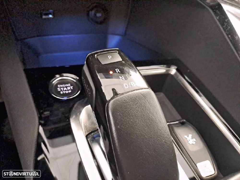 Peugeot 3008 1.6 Hybrid4 Allure Pack e-EAT8 - 19