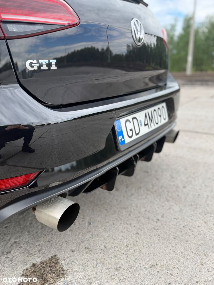 Volkswagen Golf - 21