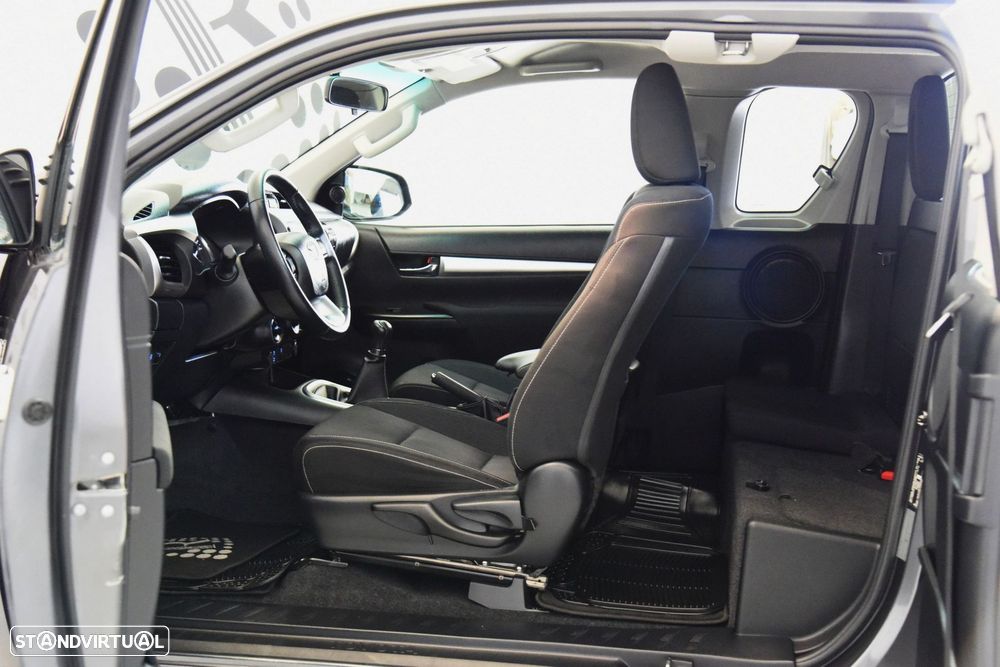 Toyota Hilux - 17