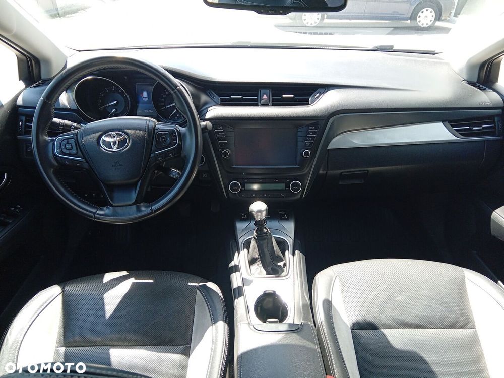 Toyota Avensis - 15