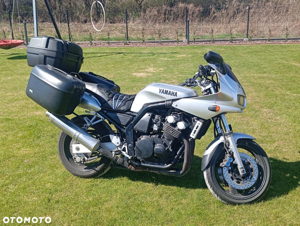 Yamaha FZS - 1