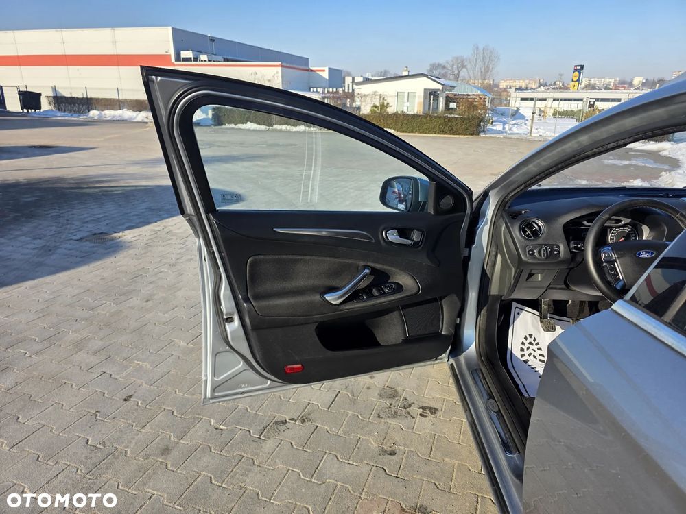 Ford Mondeo SW 2.0 Viva Titanium - 11