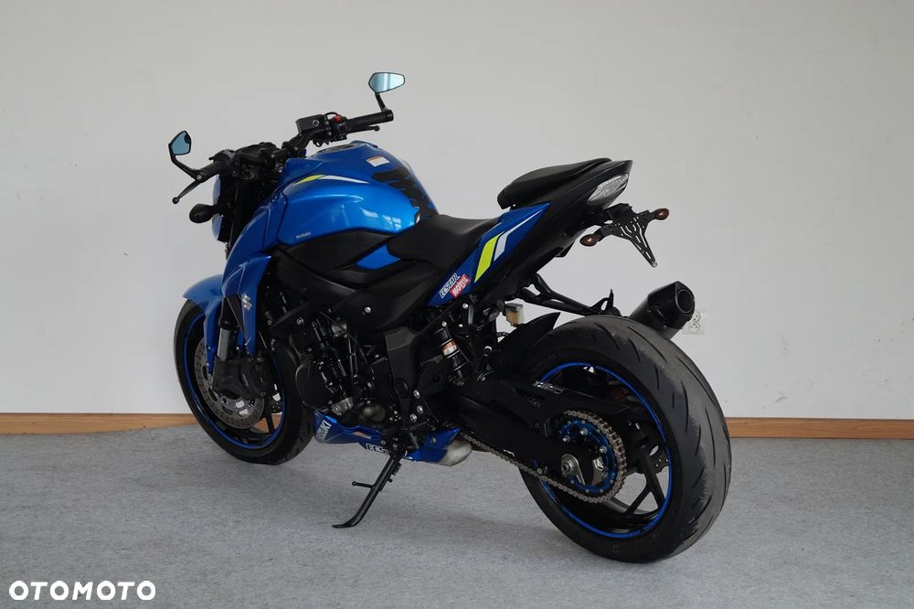 Suzuki GSX - 10