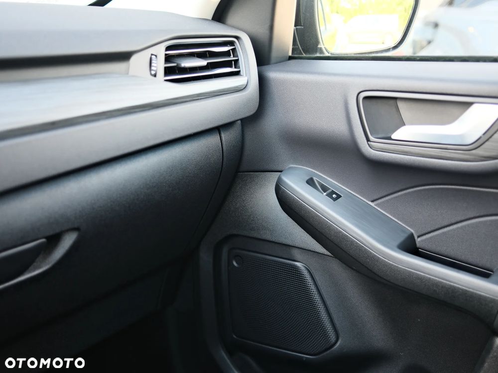 Ford Kuga - 25