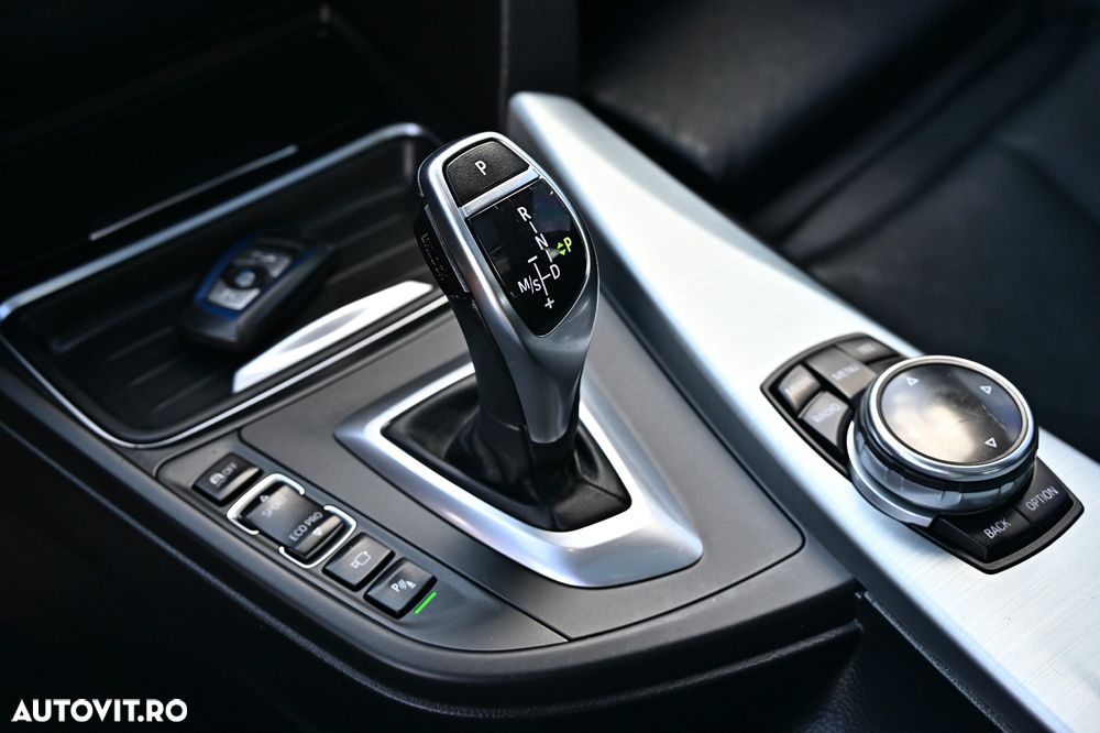 BMW Seria 3 320d xDrive DPF Aut. Edition Lifestyle - 22
