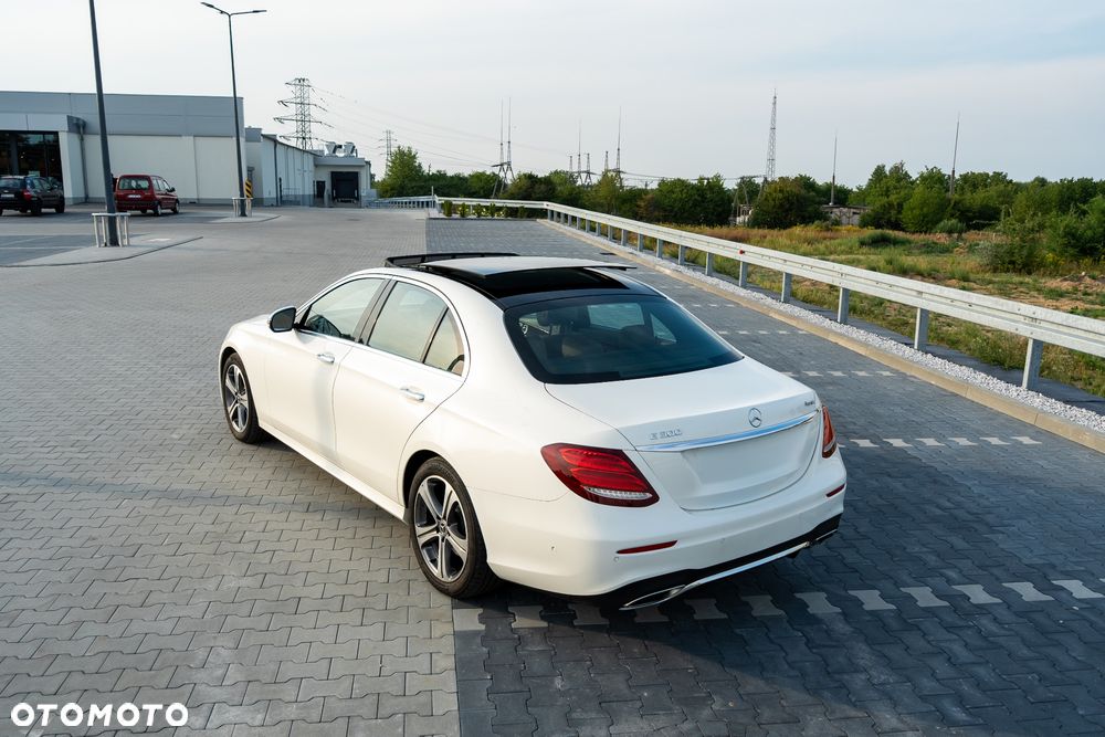 Mercedes-Benz Klasa E - 17