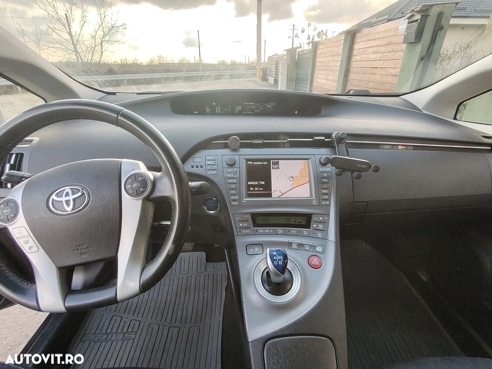 Toyota Prius Sol - 5